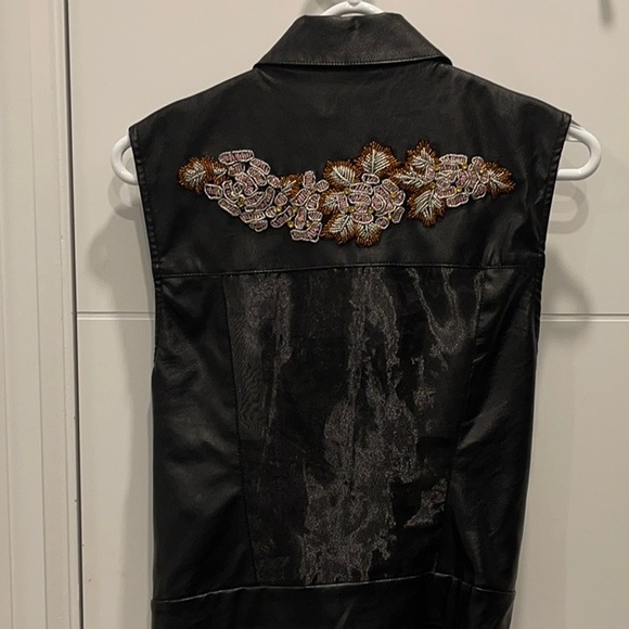 Black Vest - Picture 5 of 12